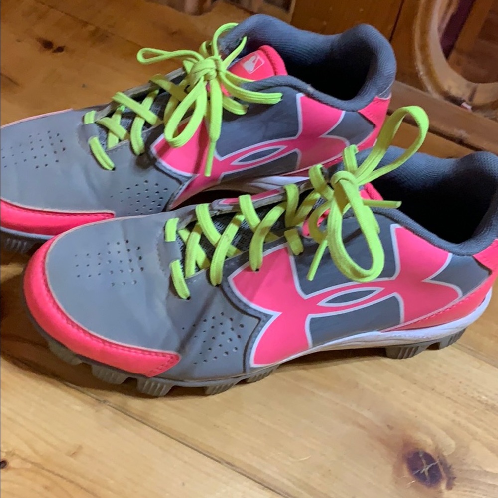 Softball cleats